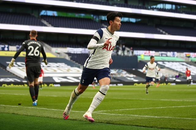 Tottenham 1-3 Man Utd: Màn lội ngược dòng phục hận tuyệt vời - 12