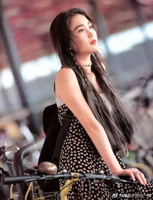 Phan Kim Liên Ôn Bích Hà khoe dáng nuột nà với áo tắm ở tuổi 55 - 4 Phan Kim Liên Ôn Bích Hà khoe dáng nuột nà với áo tắm ở tuổi 55 - 4
