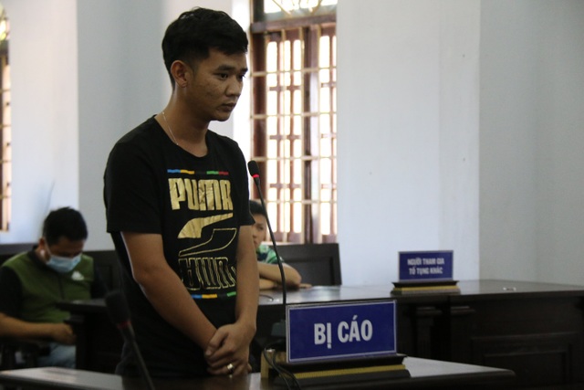 Bị cáo vụ pha xăng giả nhiều lần nói bó tay và phủ nhận cáo buộc - 3 Bị cáo vụ pha xăng giả nhiều lần nói bó tay và phủ nhận cáo buộc - 3
