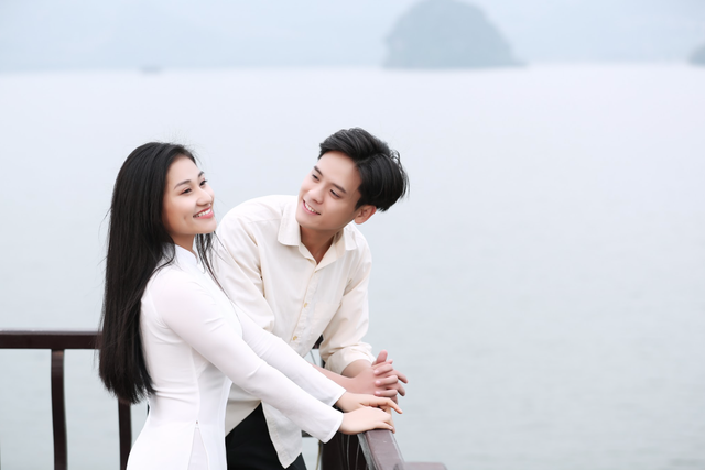 Ca sĩ Lê Minh Ngọc tát bạn diễn sưng má trong phim ca nhạc