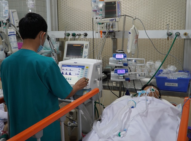 Bị đâm xuyên tim, thấu phổi nam thanh niên may mắn thoát chết - 2 Bị đâm xuyên tim, thấu phổi nam thanh niên may mắn thoát chết - 2