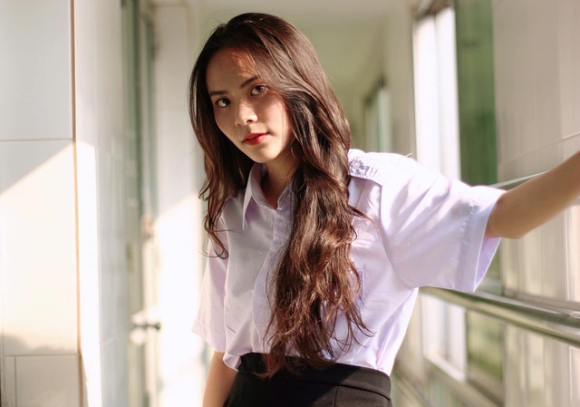 Nữ sinh 10x biết 2 ngoại ngữ, xinh đẹp như bông hồng lai Thái Lan - 1 Nữ sinh 10x biết 2 ngoại ngữ, xinh đẹp như bông hồng lai Thái Lan - 1