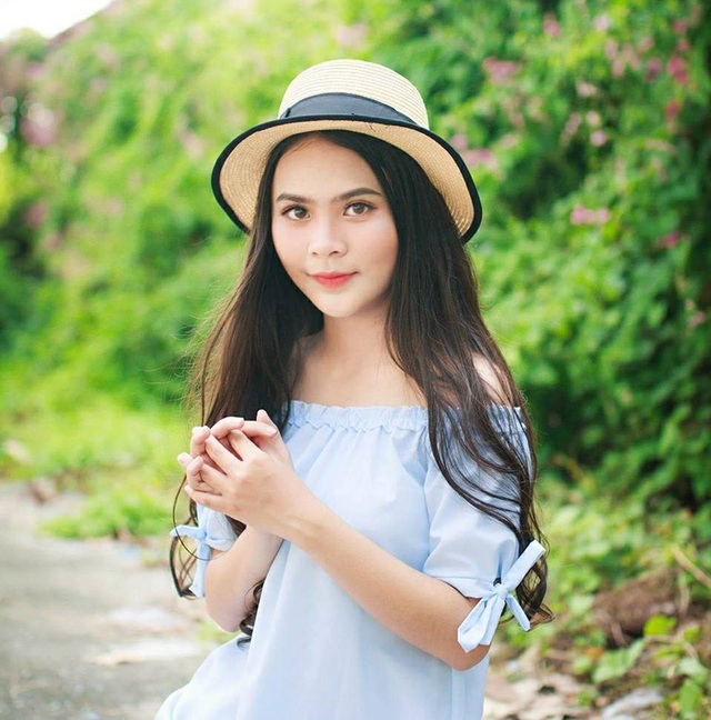 Nữ sinh 10x biết 2 ngoại ngữ, xinh đẹp như bông hồng lai Thái Lan - 3 Nữ sinh 10x biết 2 ngoại ngữ, xinh đẹp như bông hồng lai Thái Lan - 3