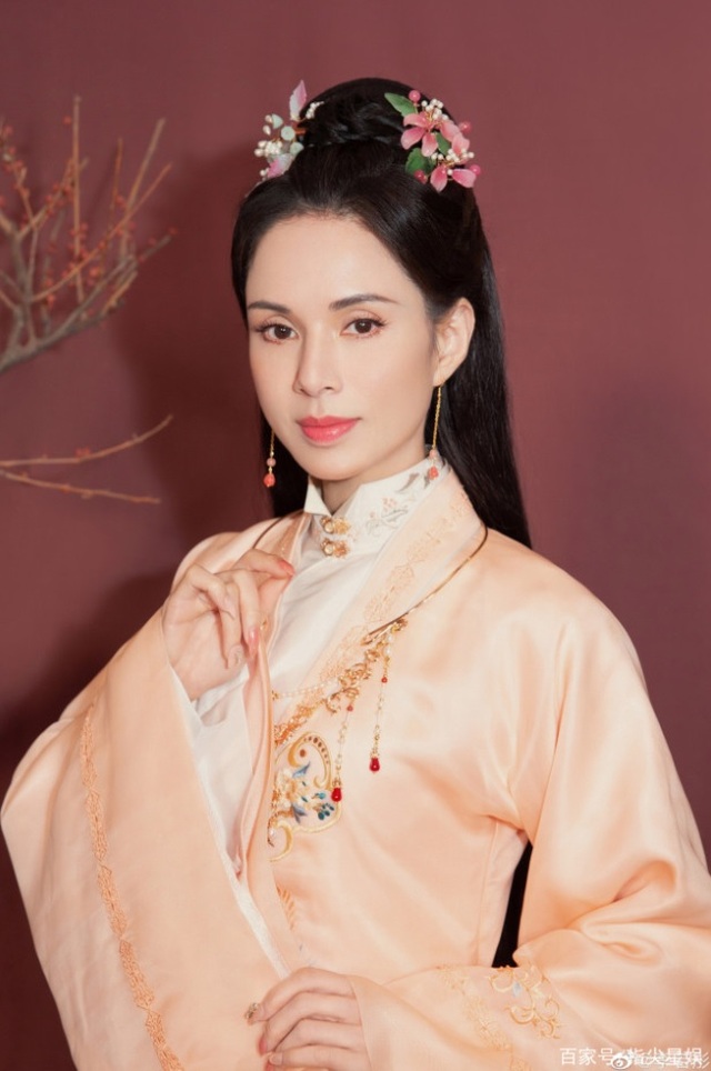 25 năm sống lại ký ức Tiểu Long Nữ: Cô Cô Lý Nhược Đồng vẫn... đẹp buồn - 4 25 năm sống lại ký ức Tiểu Long Nữ: Cô Cô Lý Nhược Đồng vẫn... đẹp buồn - 4