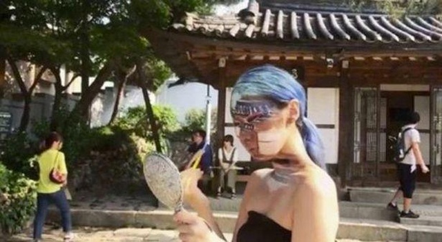 Cô gái tàng hình - Đỉnh cao nghệ thuật vẽ trên cơ thể - 2 Cô gái tàng hình - Đỉnh cao nghệ thuật vẽ trên cơ thể - 2