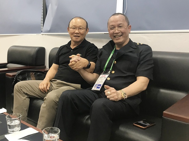 Chủ tịch Phạm Thanh Hùng: Không lẽ đội thua tôi khóc à - 1 Chủ tịch Phạm Thanh Hùng: Không lẽ đội thua tôi khóc à - 1