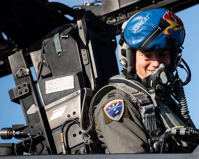 Ảnh phi công F-15 Mỹ đeo phù hiệu không quân Nga gây xôn xao - 1 Ảnh phi công F-15 Mỹ đeo phù hiệu không quân Nga gây xôn xao - 1