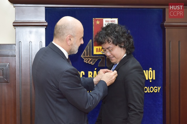 Giảng viên Bách khoa Hà Nội nhận Huân chương Công trạng Italia - 3 Giảng viên Bách khoa Hà Nội nhận Huân chương Công trạng Italia - 3