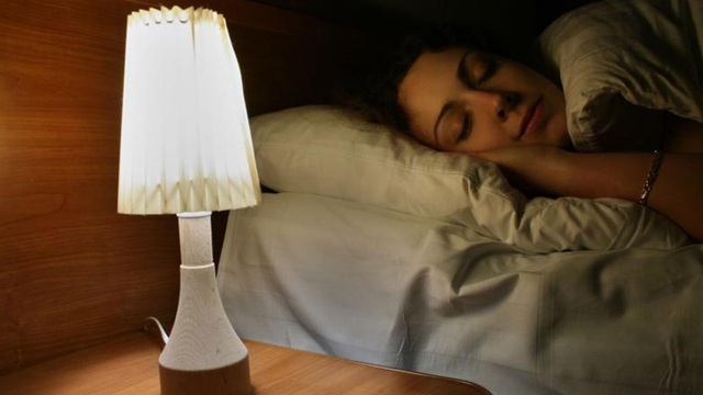 Những thói quen khi đi ngủ vô tình làm hại gan - 2