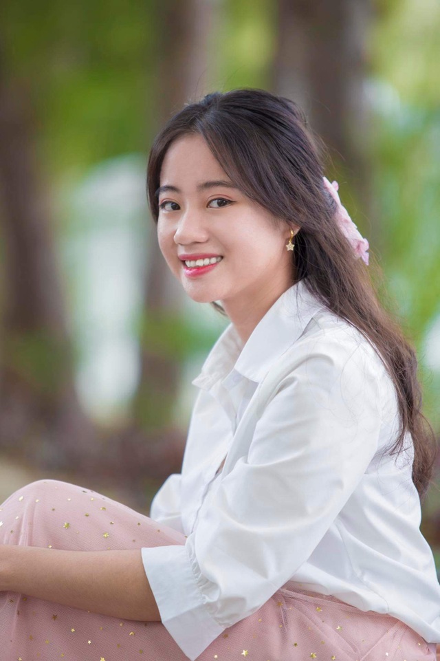Nữ sinh một chân vượt qua nghịch cảnh, chinh phục ước mơ vào đại học - 2 Nữ sinh một chân vượt qua nghịch cảnh, chinh phục ước mơ vào đại học - 2