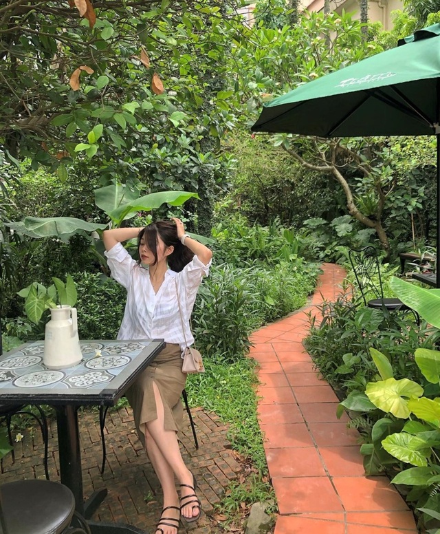 Tránh nắng ở những quán cà phê tràn ngập cây xanh giữa lòng Thủ đô - 8 Tránh nắng ở những quán cà phê tràn ngập cây xanh giữa lòng Thủ đô - 8
