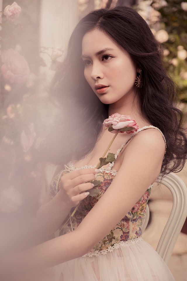 Bộ ảnh đẹp hút mắt của hot girl trường Đại học Kinh doanh và Công nghệ - 2 Bộ ảnh đẹp hút mắt của hot girl trường Đại học Kinh doanh và Công nghệ - 2
