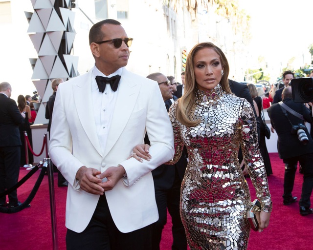 Jennifer Lopez chia tay bồ kém 6 tuổi sau 4 năm hẹn hò - 8 Jennifer Lopez chia tay bồ kém 6 tuổi sau 4 năm hẹn hò - 8