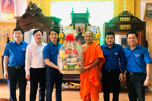 Bí thư Trung ương Đoàn thăm chúc Tết Chôl - Chnăm - Thmây tại Trà Vinh - 1 Bí thư Trung ương Đoàn thăm chúc Tết Chôl - Chnăm - Thmây tại Trà Vinh - 1