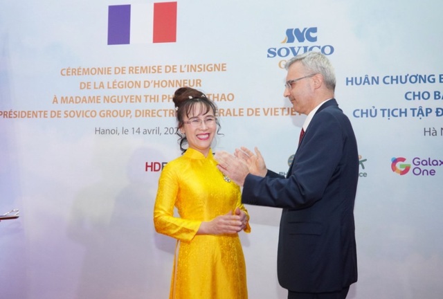 Nữ doanh nhân Nguyễn Thị Phương Thảo nhận Huân chương Bắc đẩu bội tinh của Nhà nước Pháp trao tặng - 3 Nữ doanh nhân Nguyễn Thị Phương Thảo nhận Huân chương Bắc đẩu bội tinh của Nhà nước Pháp trao tặng - 3