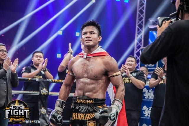 Dân mạng Trung Quốc uất ức khi võ sĩ số 1 nước này bị bỏ rơi bất công - 1 Dân mạng Trung Quốc uất ức khi võ sĩ số 1 nước này bị bỏ rơi bất công - 1