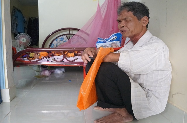 Chuyện tình cảm động rớt nước mắt của vợ chồng mù và tiếng đàn ngân xót xa! - 5 Chuyện tình cảm động rớt nước mắt của vợ chồng mù và tiếng đàn ngân xót xa! - 5