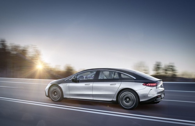 Xe chạy điện hạng sang Mercedes-Benz EQS trình làng với thiết kế ấn tượng - 11 Xe chạy điện hạng sang Mercedes-Benz EQS trình làng với thiết kế ấn tượng - 11