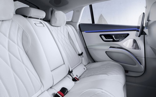 Xe chạy điện hạng sang Mercedes-Benz EQS trình làng với thiết kế ấn tượng - 9 Xe chạy điện hạng sang Mercedes-Benz EQS trình làng với thiết kế ấn tượng - 9