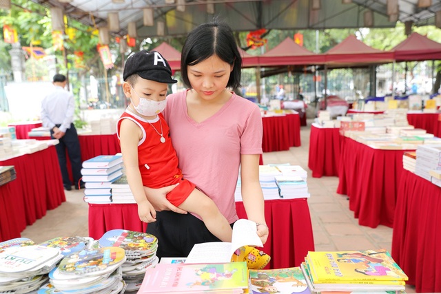Khai mạc phiên chợ sách Một nét văn hóa Hà Nội - 6 Khai mạc phiên chợ sách Một nét văn hóa Hà Nội - 6