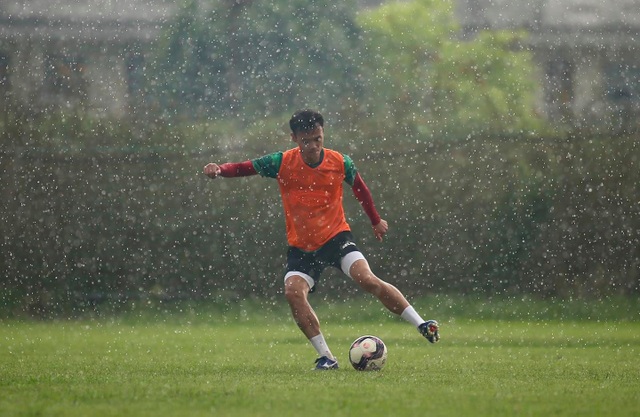 Thủ môn Bùi Tiến Dũng sẵn sàng cho ngày tái xuất V-League - 9
