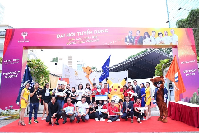 Hàng nghìn ứng viên dự đại hội tuyển dụng bất động sản lớn nhất - 1 Hàng nghìn ứng viên dự đại hội tuyển dụng bất động sản lớn nhất - 1