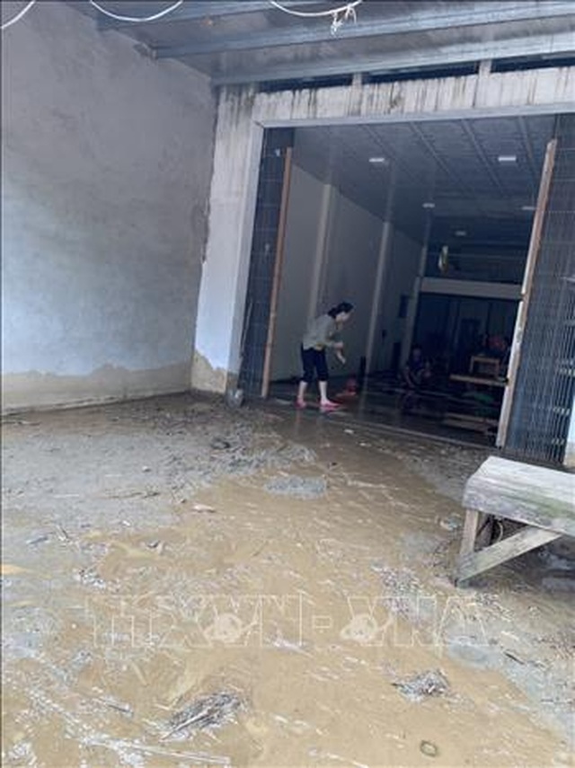 Lũ ống bất ngờ đổ về trong đêm, 2 người chết, 1 người mất tích - 2 Lũ ống bất ngờ đổ về trong đêm, 2 người chết, 1 người mất tích - 2