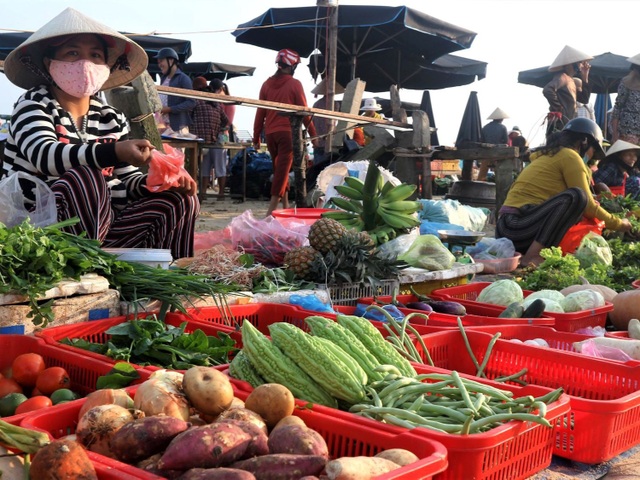 Khám phá khu chợ cá chỉ họp vào mùa hè suốt 18 năm ở Quảng Nam - 12