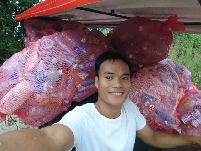 Chàng trai xây nhà từ 6000 chai nhựa trên đảo Bé Lý Sơn - 1 Chàng trai xây nhà từ 6000 chai nhựa trên đảo Bé Lý Sơn - 1