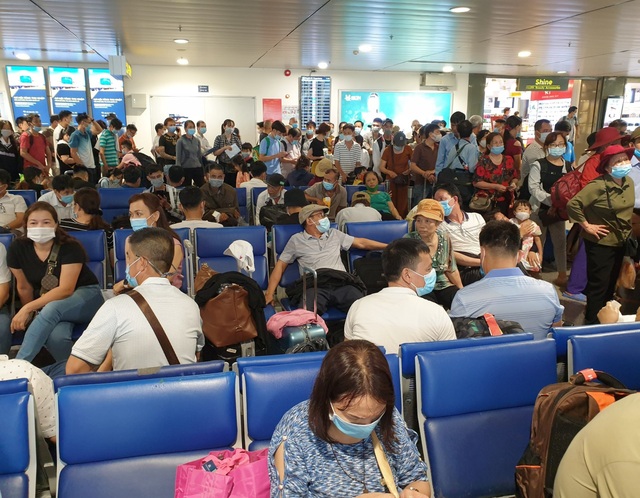 Sân bay Tân Sơn Nhất, ngày cao điểm 631 chuyến bay, gần 100.000 hành khách - 8 Sân bay Tân Sơn Nhất, ngày cao điểm 631 chuyến bay, gần 100.000 hành khách - 8