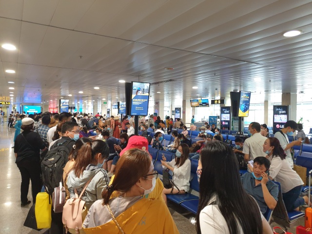 Sân bay Tân Sơn Nhất, ngày cao điểm 631 chuyến bay, gần 100.000 hành khách - 9