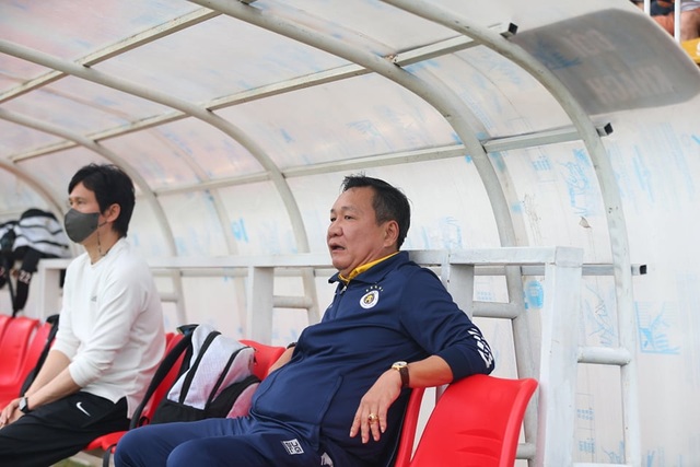 HA Gia Lai 1-0 Hà Nội: Siêu phẩm sút xa của Xuân Trường - 17 HA Gia Lai 1-0 Hà Nội: Siêu phẩm sút xa của Xuân Trường - 17