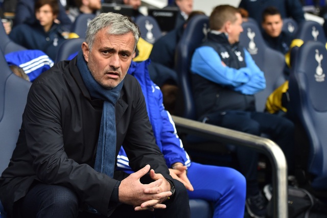 Choáng với số tiền lớn khủng khiếp HLV Mourinho nhận được khi bị sa thải - 9