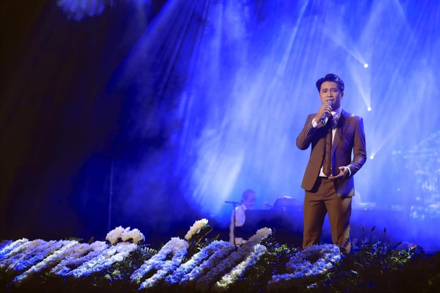 Hương Giang đá sân hát bài Nguyễn Ánh 9 viết tặng danh ca Khánh Ly - 3 Hương Giang đá sân hát bài Nguyễn Ánh 9 viết tặng danh ca Khánh Ly - 3