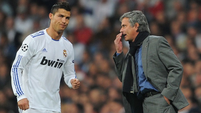 Choáng với số tiền lớn khủng khiếp HLV Mourinho nhận được khi bị sa thải - 4