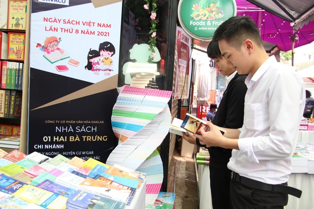 Thu gom sách cũ để tặng học sinh nghèo ở buôn làng - 5 Thu gom sách cũ để tặng học sinh nghèo ở buôn làng - 5