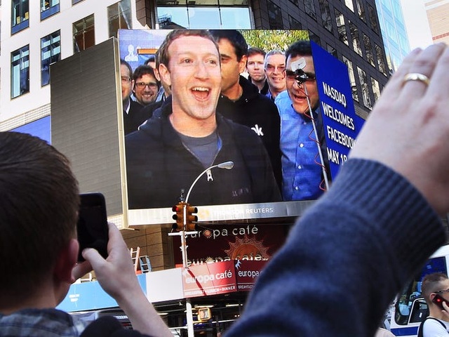 Kiếm 40 tỷ USD mỗi năm, ông chủ Facebook đang tiêu tiền như thế nào? - 1 Kiếm 40 tỷ USD mỗi năm, ông chủ Facebook đang tiêu tiền như thế nào? - 1