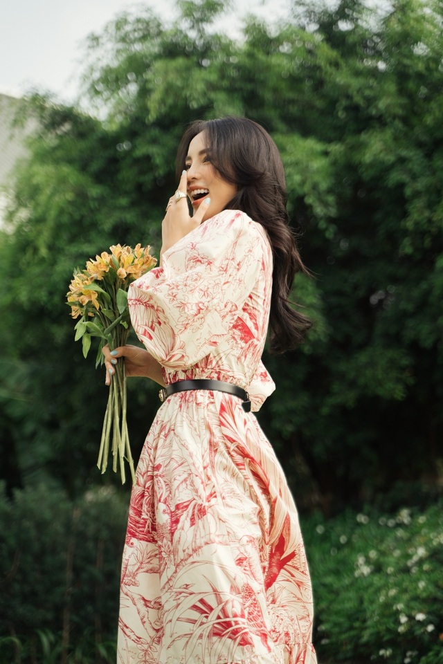 Không cần sexy, Hoa hậu Kỳ Duyên vẫn cuốn hút nhờ điều này - 6 Không cần sexy, Hoa hậu Kỳ Duyên vẫn cuốn hút nhờ điều này - 6