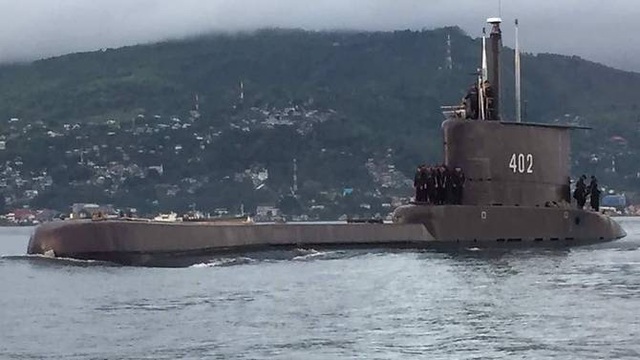 Indonesia cấp tốc tìm tàu ngầm chở 53 người mất tích bí ẩn - 1