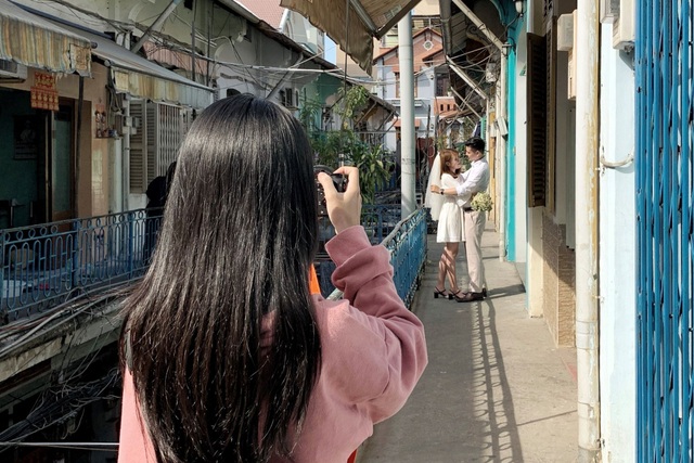Cô gái chuyên chụp hot girl lại mắc tật sợ ống kính - 6 Cô gái chuyên chụp hot girl lại mắc tật sợ ống kính - 6