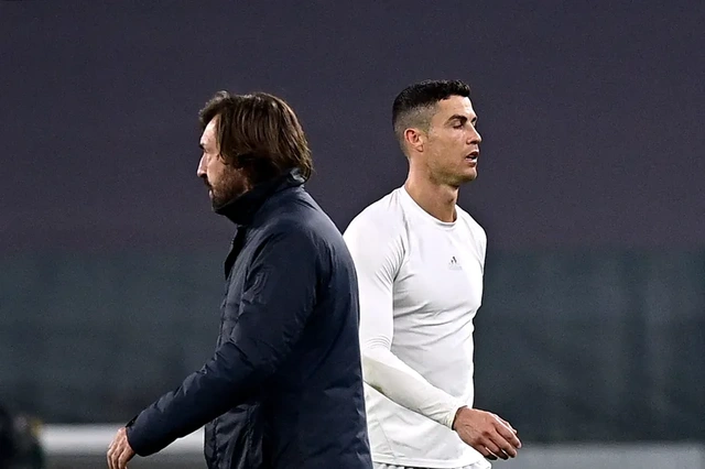 C.Ronaldo bị chỉ trích thậm tệ vì trò hề... dở khóc dở cười - 2 C.Ronaldo bị chỉ trích thậm tệ vì trò hề... dở khóc dở cười - 2