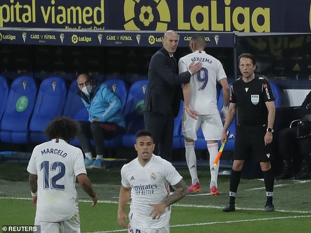 Real Madrid bị cổ động viên Cadiz tấn công trong ngày lên ngôi đầu La Liga - 12 Real Madrid bị cổ động viên Cadiz tấn công trong ngày lên ngôi đầu La Liga - 12