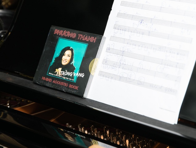 Phương Thanh tái xuất, chơi lớn với album băng cối giá 7 triệu - 1 Phương Thanh tái xuất, chơi lớn với album băng cối giá 7 triệu - 1
