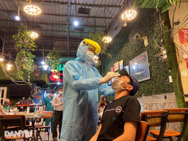 3 người nhập cảnh trái phép bay từ TPHCM ra Hà Nội - 2