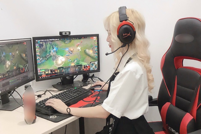 Nhiều bạn trẻ đổ xô làm streamer: Vì dễ kiếm tiền, dễ làm, dễ nổi tiếng? - 1