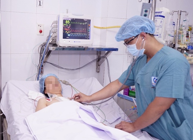 Bệnh nhân trẻ thập tử nhất sinh vì căn bệnh ở người già - 1 Bệnh nhân trẻ thập tử nhất sinh vì căn bệnh ở người già - 1