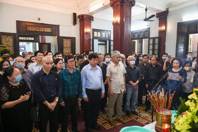 Xúc động giây phút tiễn biệt tác giả bài thơ Chiếc lá đầu tiên - 9 Xúc động giây phút tiễn biệt tác giả bài thơ Chiếc lá đầu tiên - 9