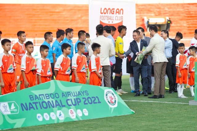 Anh Đức không thi đấu, CLB Long An vẫn thắng sốc CLB Bình Định - 3 Anh Đức không thi đấu, CLB Long An vẫn thắng sốc CLB Bình Định - 3