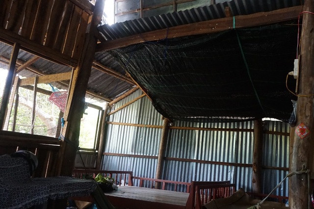 Xót xa cảnh vợ chồng nghèo kiết vượt trăm cây số chữa bệnh - 3 Xót xa cảnh vợ chồng nghèo kiết vượt trăm cây số chữa bệnh - 3