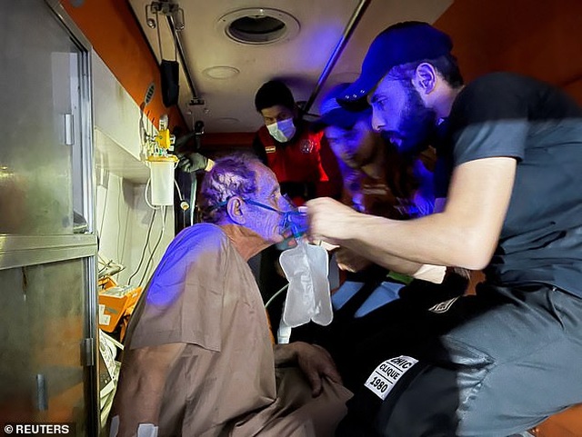 Cận cảnh bệnh viện điều trị Covid-19 bị thiêu rụi, 82 người chết ở Iraq - 5